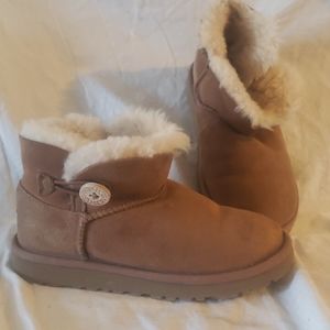 UGG Mini Bailey Button size 1 Sheepskin